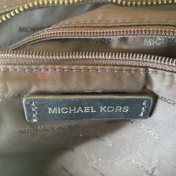 Michael Kors Signature Back Pack (Brown) w/Silver Hardware. - Picture 8 of 11